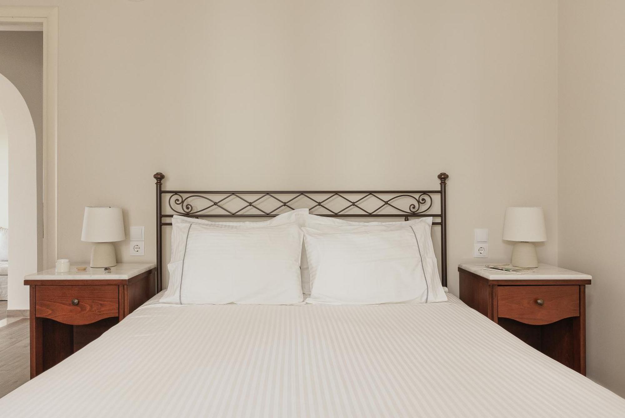 Apolis Villas & Suites Resort Parga Eksteriør bilde