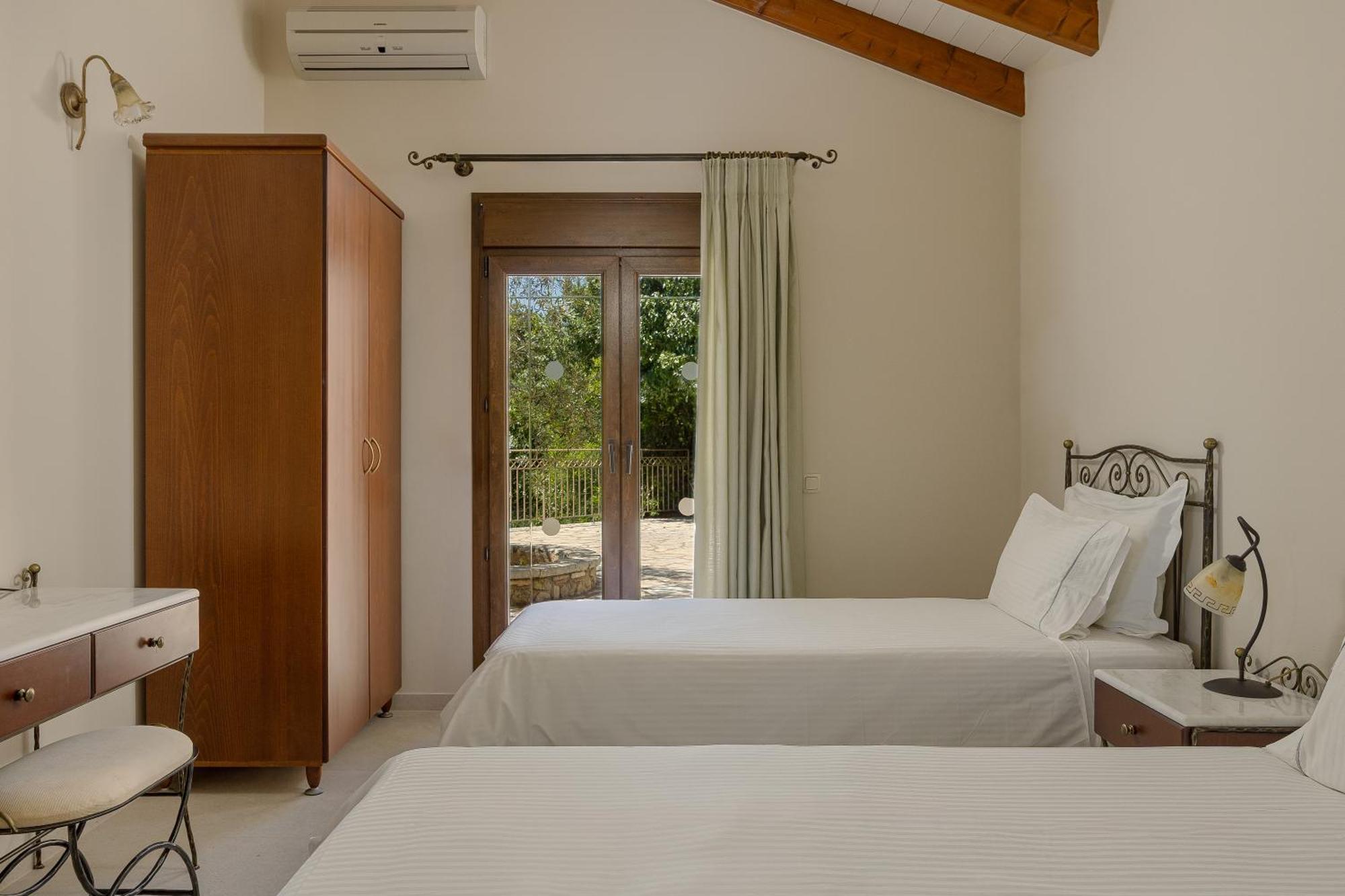 Apolis Villas & Suites Resort Parga Eksteriør bilde